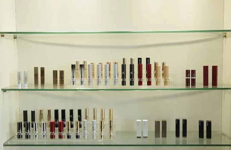 Die Wissenschaft der Mascara-Tuben: Wie Formulierungen und Verpackung zusammenarbeiten
