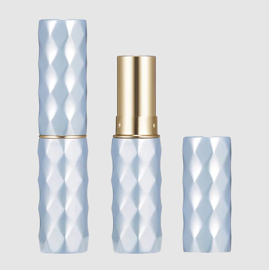 Was ist vorteilhafter: eine leere Lippenstifttube aus Aluminium oder eine Plastiktube?